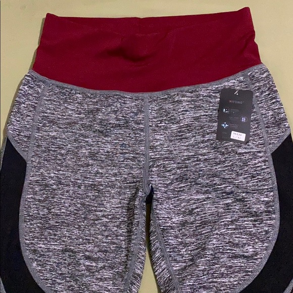 Super cute workout leggings: Large - Picture 3 of 5